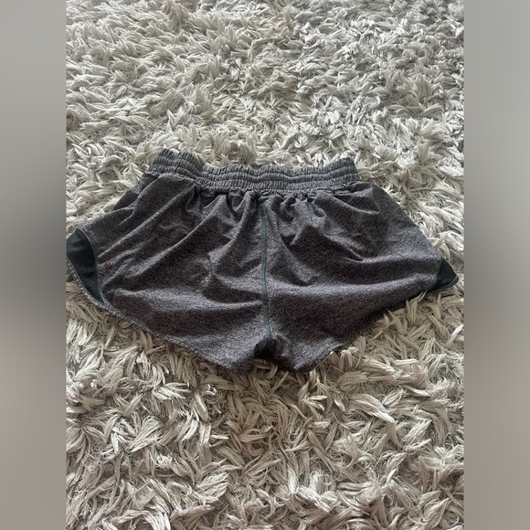 lululemon grey shorts size 8 low rise 2.5” - Picture 4 of 5